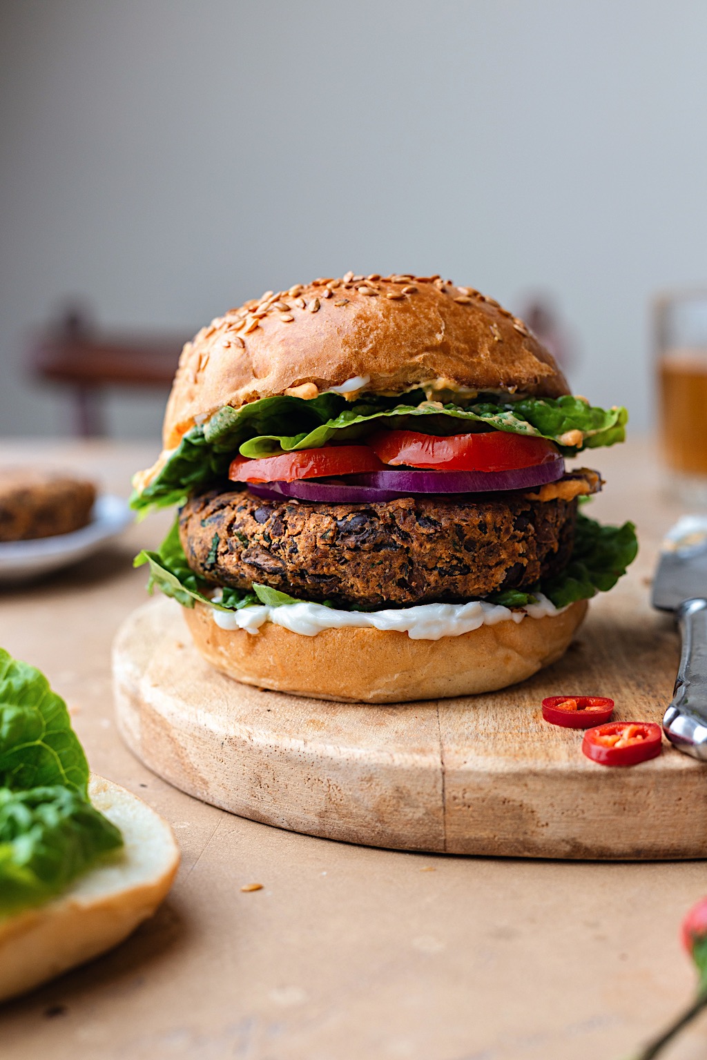 Vegan Spicy Bean Burgers #burger #beanburger #vegan #bbq #meatlessmeal #dairyfree