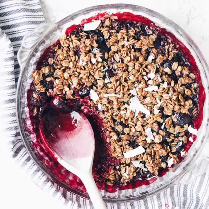 Cherry berry oat crumble