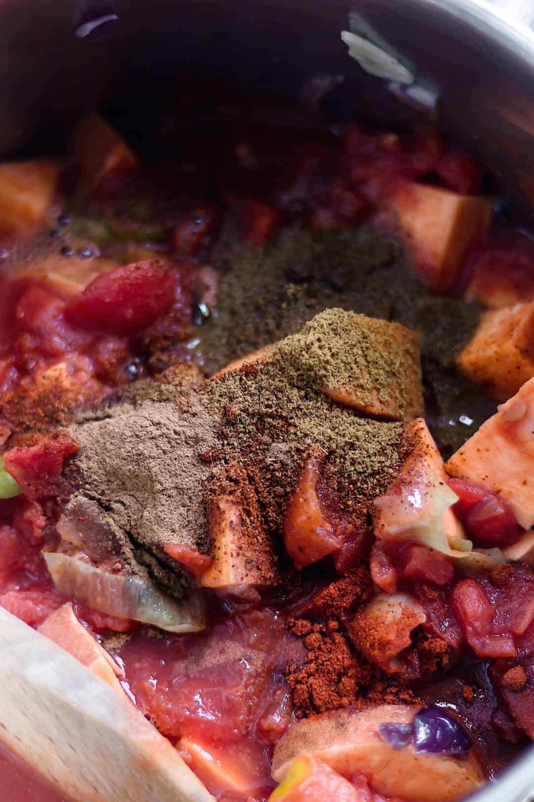 Weeknight, onepot sweet potato and kidney bean chilli