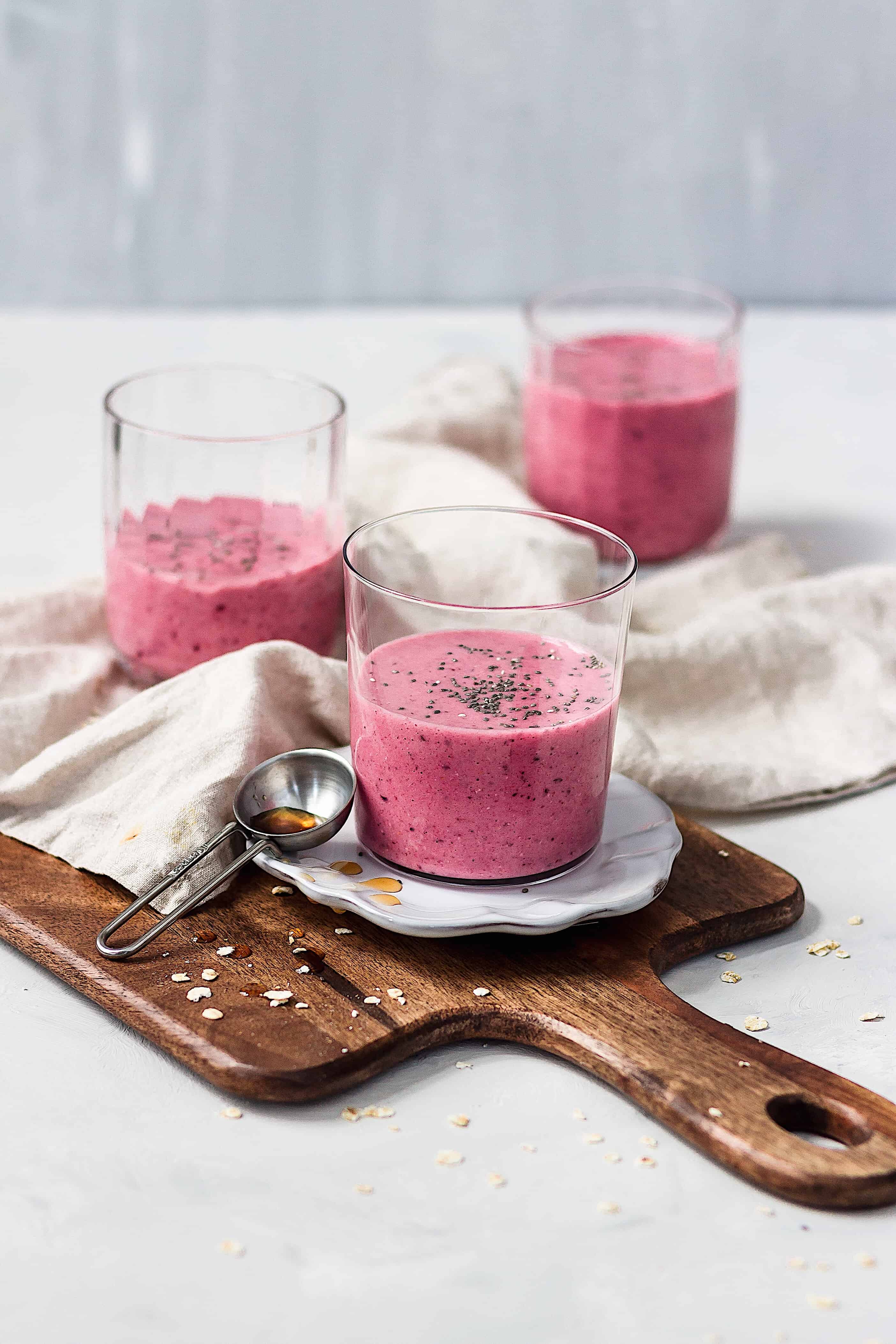 breakfast berry smoothie vegan