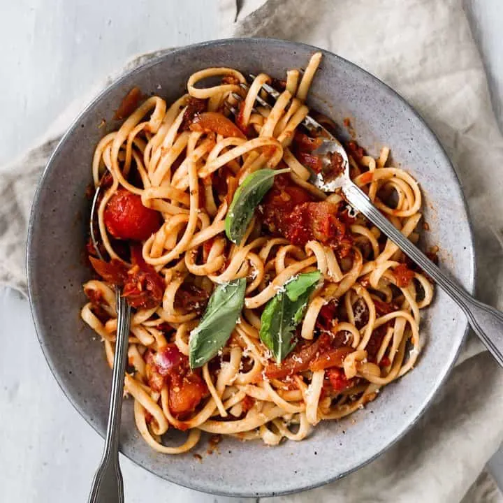 Easy Arrabiata Tomato Sauce