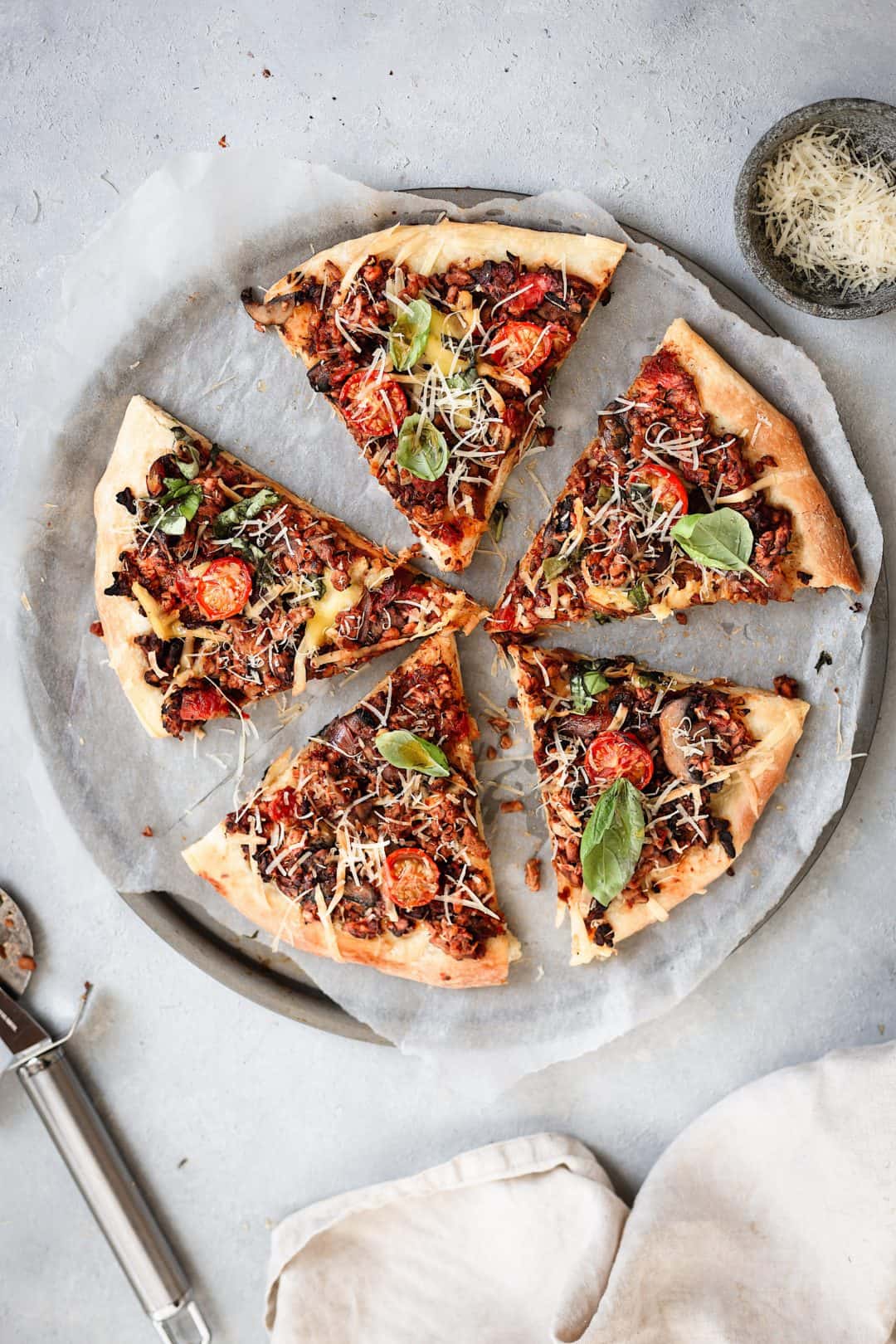 Spicy Bolognese Pizza - Cupful of Kale