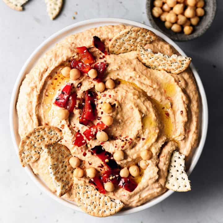 Spicy Roasted Red Pepper Hummus #hummus #redpepper