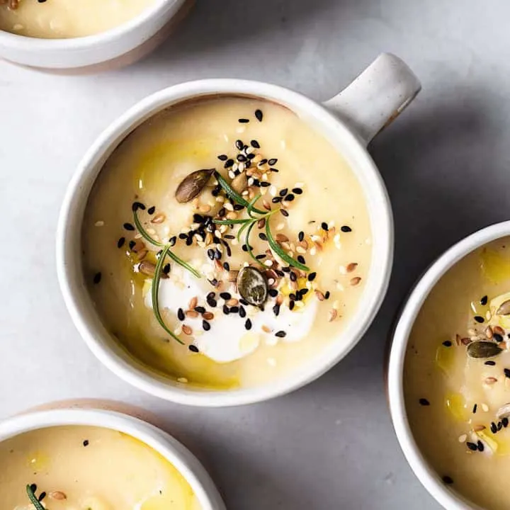 Roasted Garlic & Parsnip Soup #parsnipsoup #vegansoup #roastedgarlic