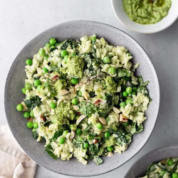Vegan Spring Greens, Leek, Pea and Pesto Risotto #vegan #recipe #risotto