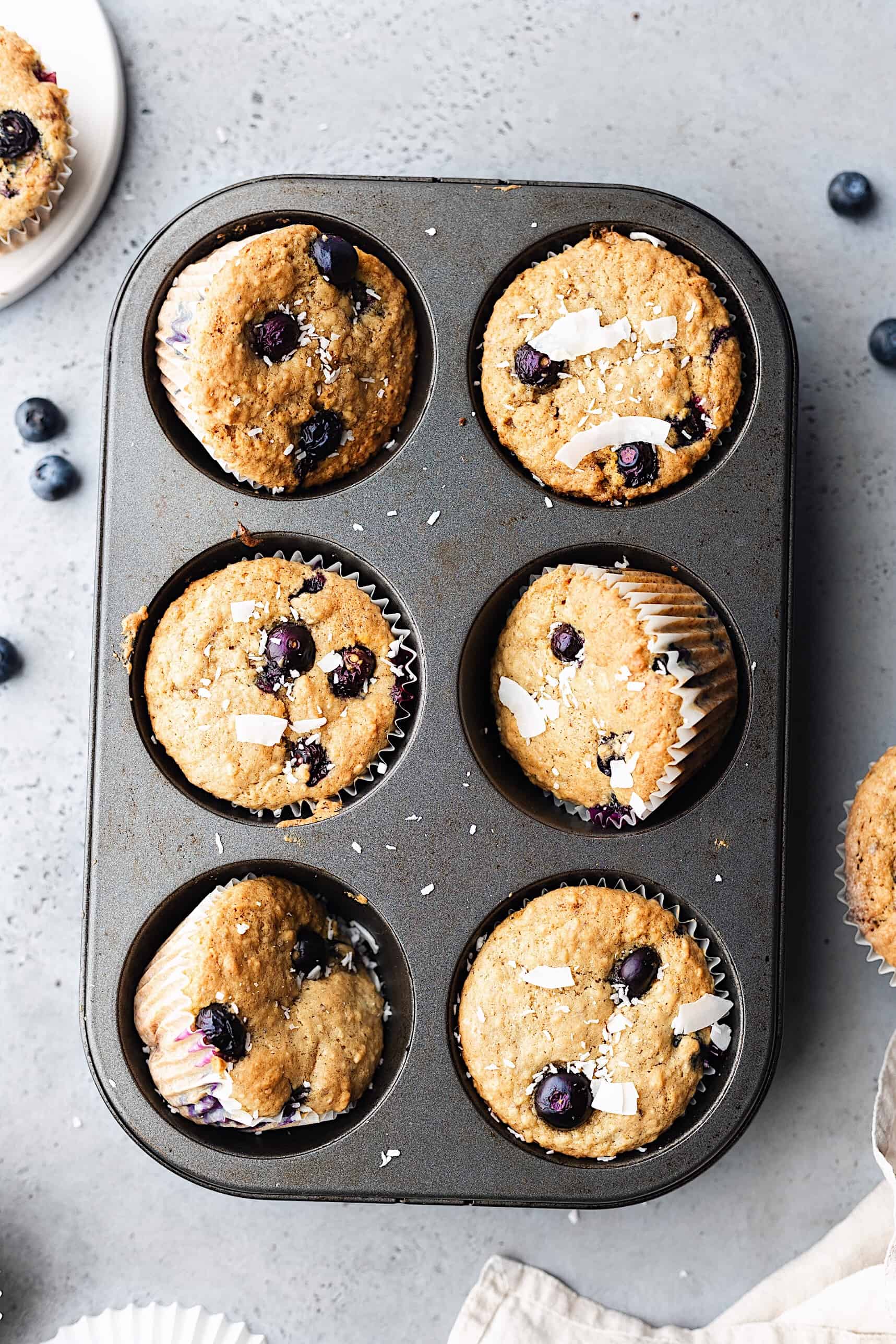 Vegan Blueberry and Coconut Muffins #vegan #recipe #cake #blueberry