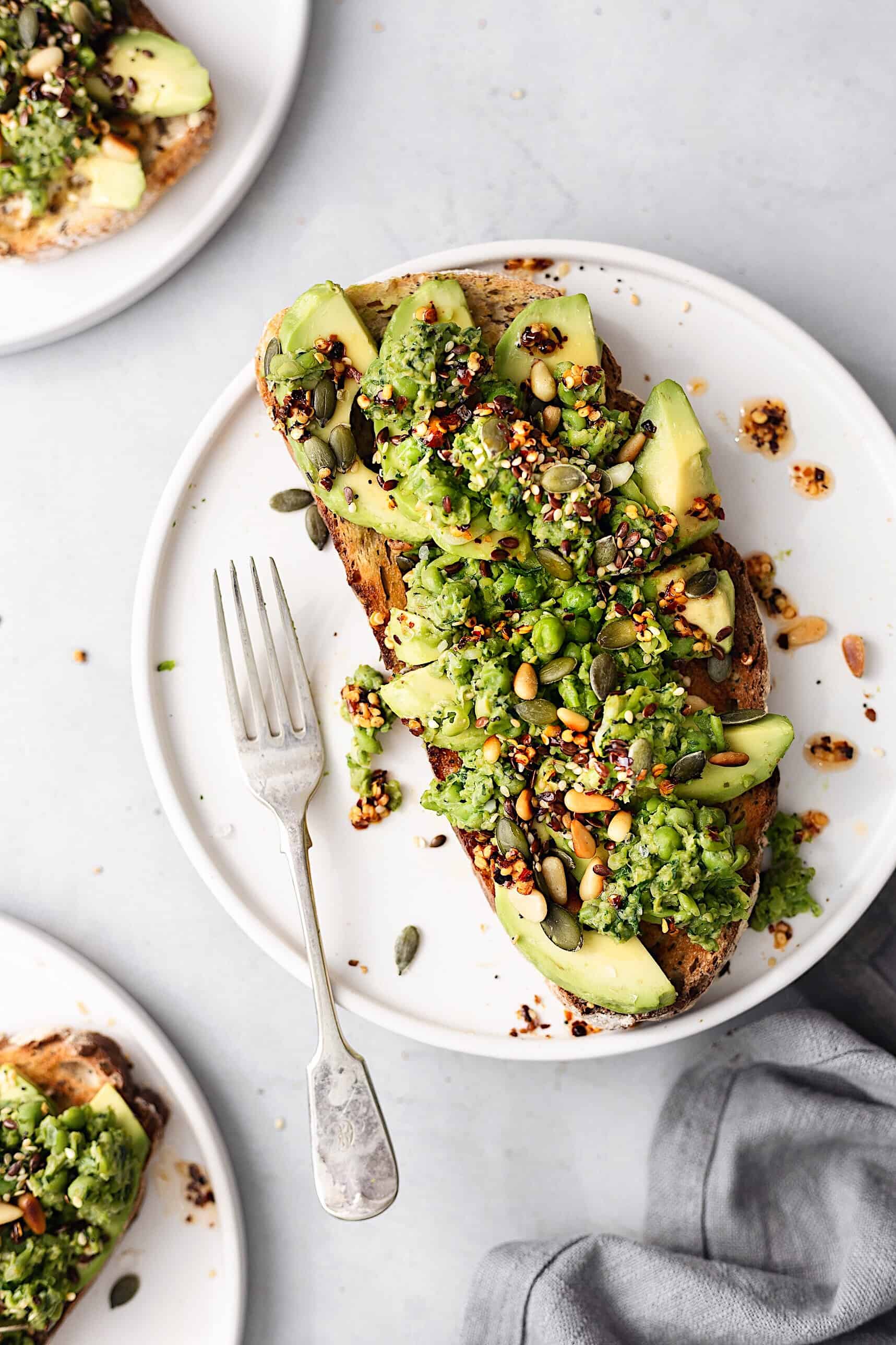 Smashed Peas and Avocado on Toast #vegan #recipe #breakfast #avocado