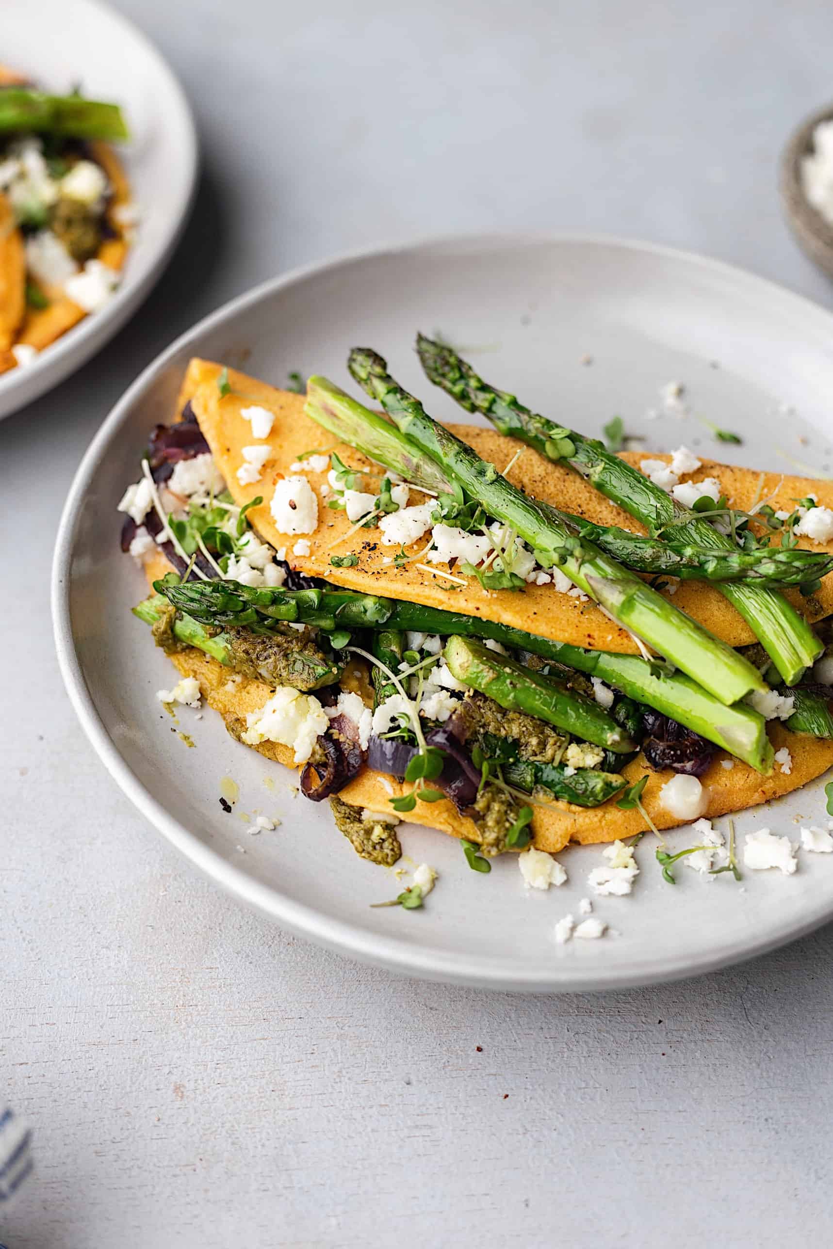 Vegan Asparagus, Pesto and Feta Omelette #vegan #recipe #spring #asparagus #omelette