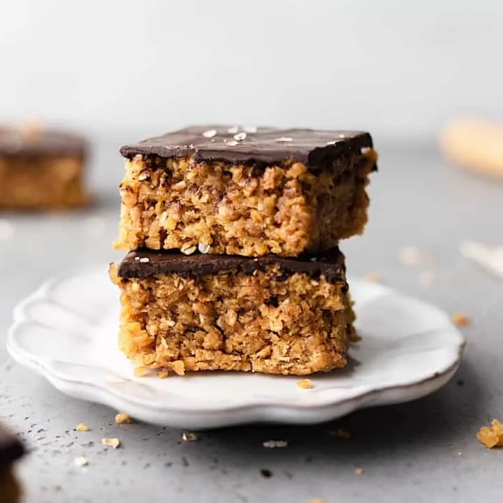 Vegan Coconut and Chocolate Flapjacks #vegan #recipe #coconut #flapjack #chocolate