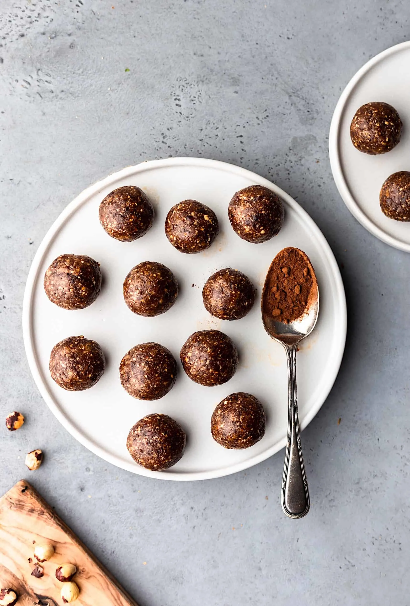 Vegan Chocolate Hazelnut Bliss Balls #vegan #recipe #energyball #blissball #chocolate #hazelnut