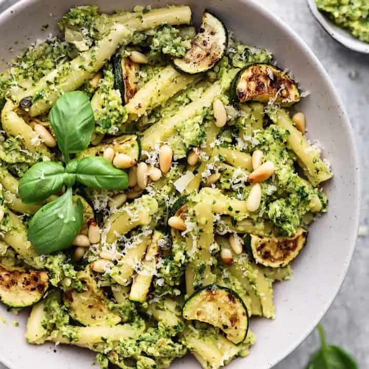 Vegan Roasted Courgette Pesto Pasta #vegan #recipe #pesto #pasta #courgette #zucchini