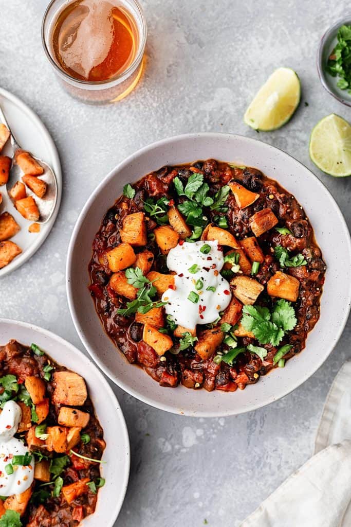 Black Bean Chipotle Chili with Roasted Sweet Potato #vegan #chili #blackbean #mexican #sweetpotato #recipe