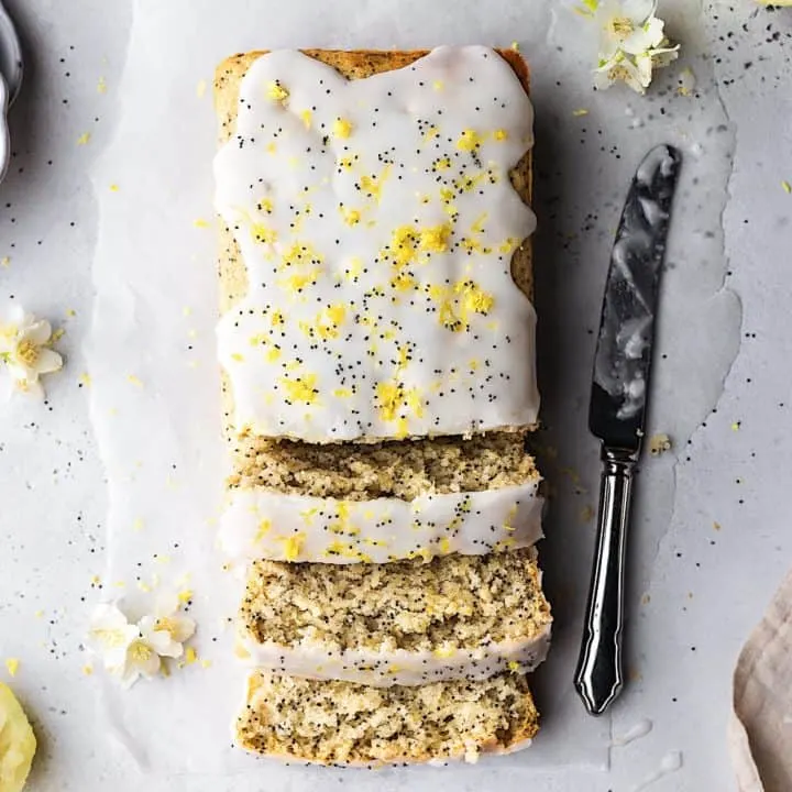 Vegan Lemon Poppy Seed Cake #vegancake #lemon #poppyseed #recipe #cake