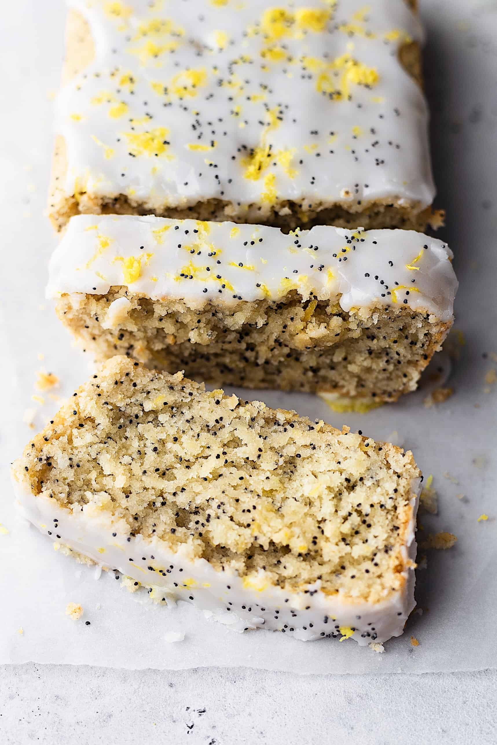 Vegan Lemon Poppy Seed Cake #vegancake #lemon #poppyseed #recipe #cake