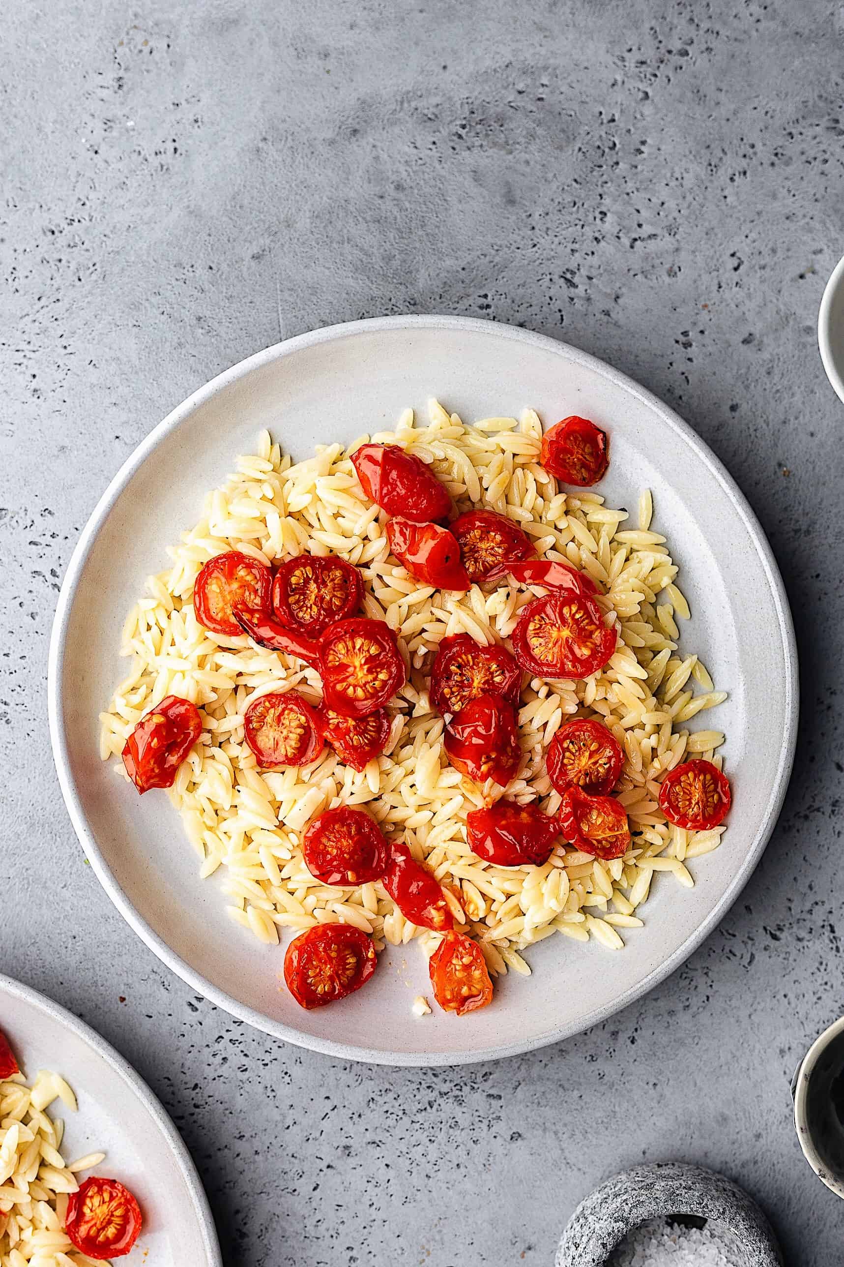 Roasted Cherry Tomato Garlic Orzo #orzo #pasta #vegan #tomato #recipe