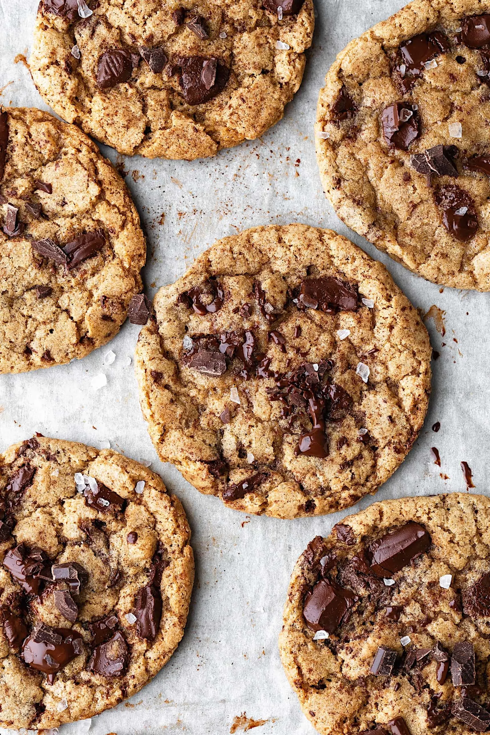 Vegan Spiced Chocolate Chip Cookies #cookies #vegan #autumn #fall #spiced #recipe #chocolate #chocolatechip