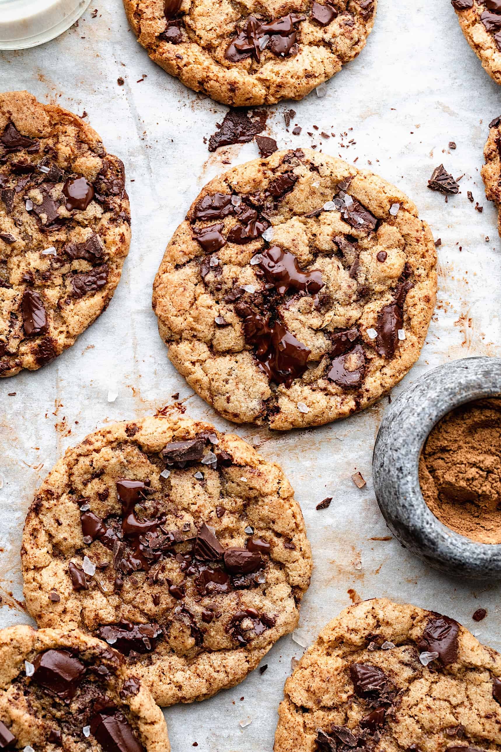 Vegan Spiced Chocolate Chip Cookies #cookies #vegan #autumn #fall #spiced #recipe #chocolate #chocolatechip