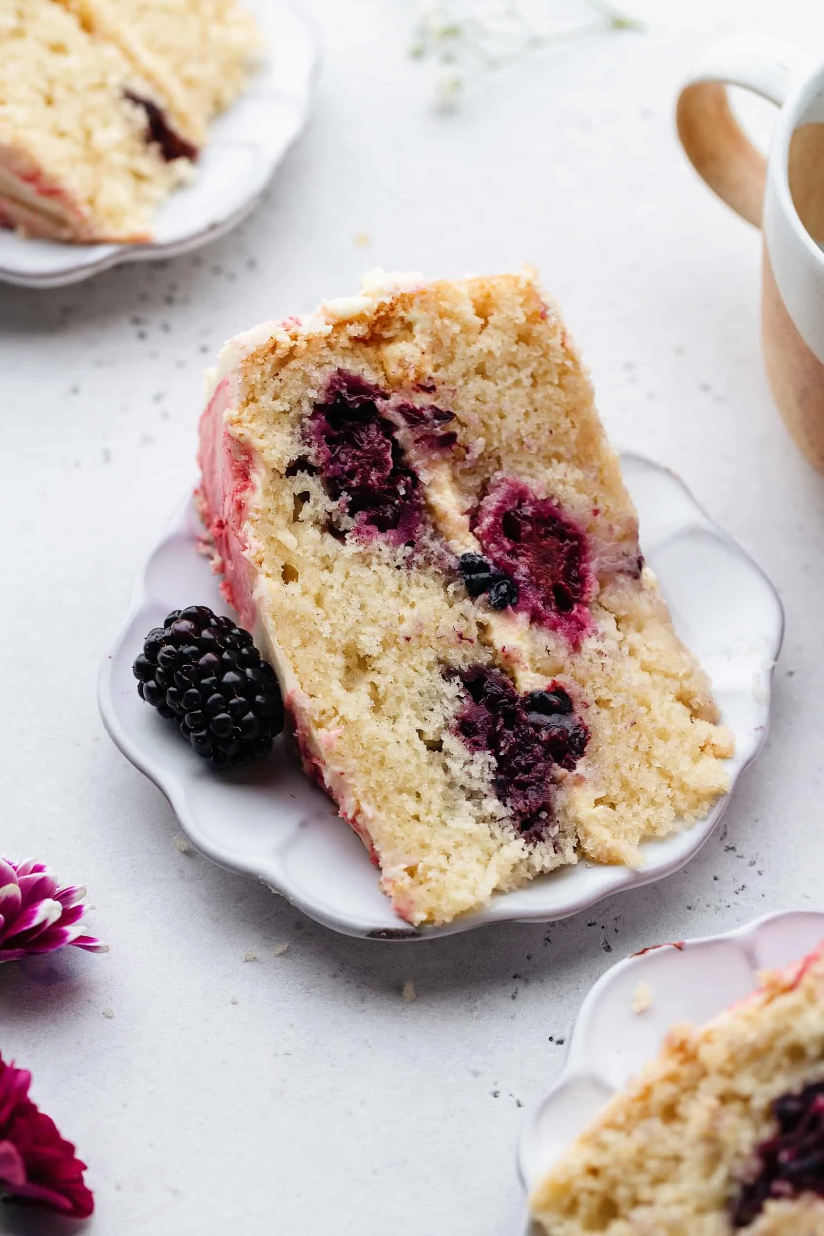 Vegan Blackberry and Gin Cake Slice #vegan #recipe #cake #blackberry #gin #seedlip #fruit #vegancake #dairyfree