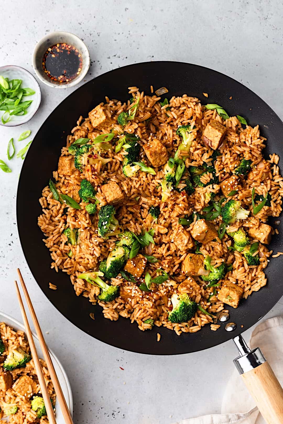 Vegan Tempeh Fried Rice in Wok #recipe #vegan #friedrice #chinese #tempeh #broccoli