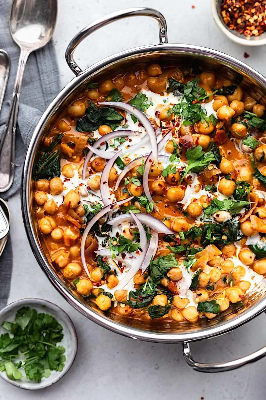 Chickpea and Spinach Curry #vegan #recipe #curry #chickpea #spinach #easy #healthy
