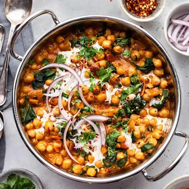 Vegan Chickpea and Spinach Curry #vegan #recipe #curry #chickpea #spinach #healthy