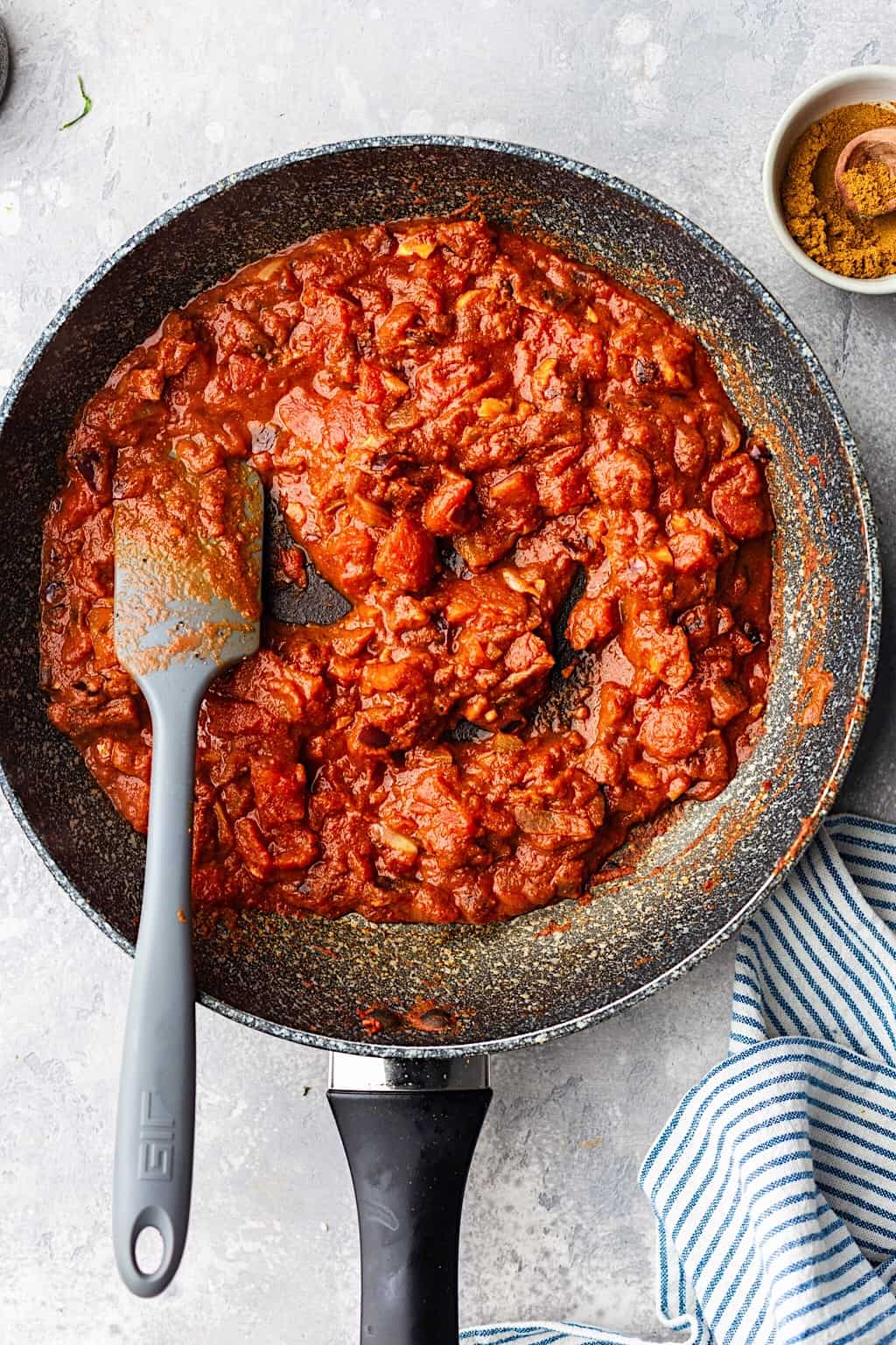 Cauliflower and chickpea curry sauce