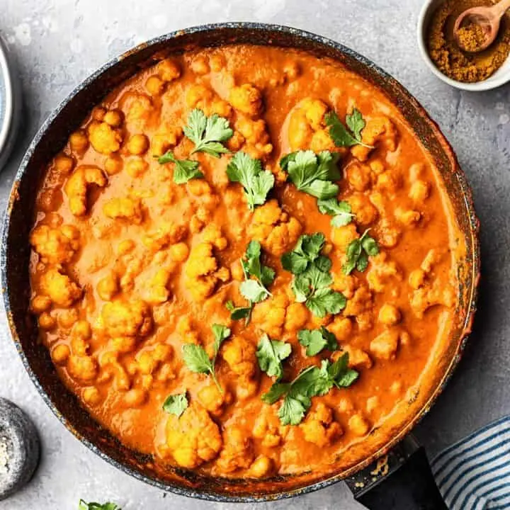 Vegan Cauliflower and Chickpea Curry #curry #cauliflower #chickpea #creamy #healthy #indianfood