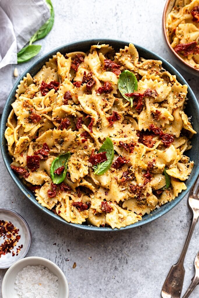 Vegan Sun Dried Tomato Pesto Pasta Salad #pasta #recipe #food #vegan #salad #tomato #dairyfree