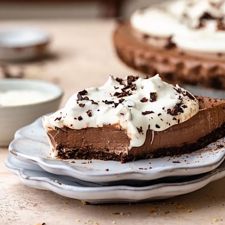 Vegan Chocolate Cream Pie #vegan #cream #chocolate #pie #mousse #dessert #dairyfree