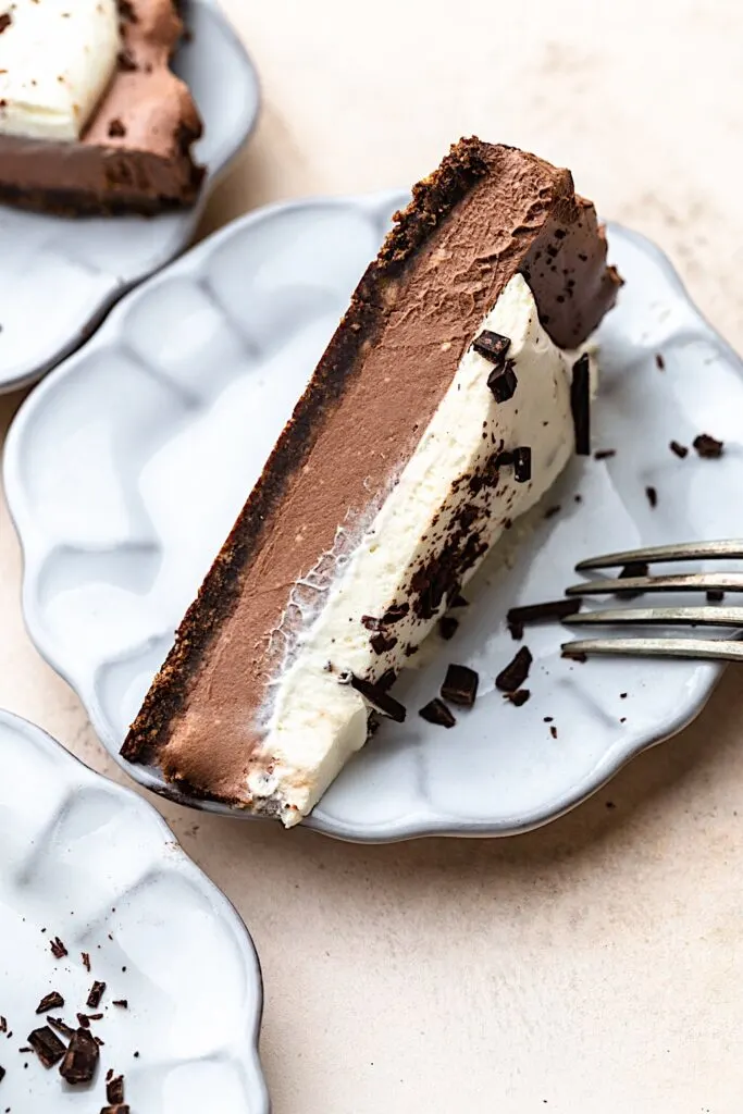 Vegan No Bake Chocolate Cream Pie Slice #chocolate #cream #pie #dessert #nobake
