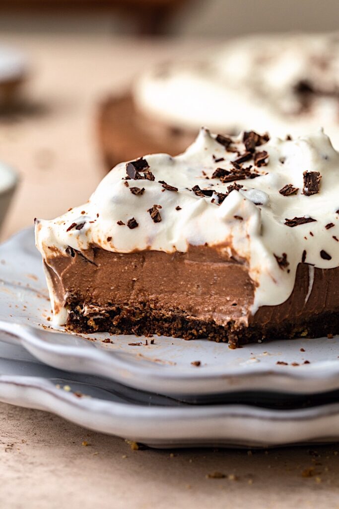 Vegan Chocolate Cream Pie #vegan #cream #chocolate #pie #mousse #dessert #dairyfree