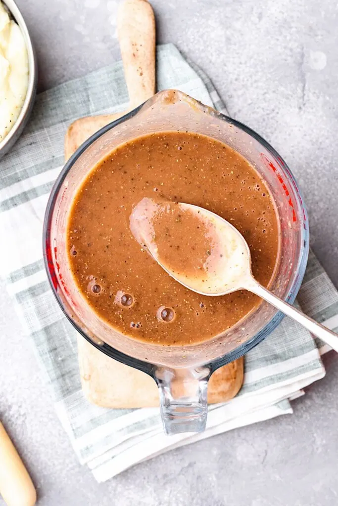 Easy Vegan Gravy #gravy #vegan #onion #sauce #dairyfree #thanksgiving #christmas