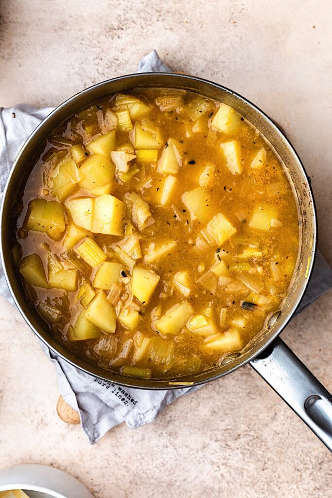 Vegan Leek and Potato Soup in Pan #soup #leek #potato 