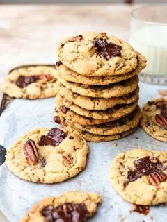 Vegan Maple Pecan Cookies #cookies #maplesyrup #pecan #vegan #dairyfree #christmas #recipe