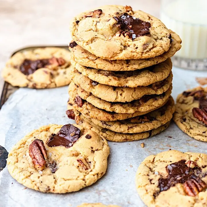 Vegan Maple Pecan Cookies #cookies #maplesyrup #pecan #vegan #dairyfree #christmas #recipe