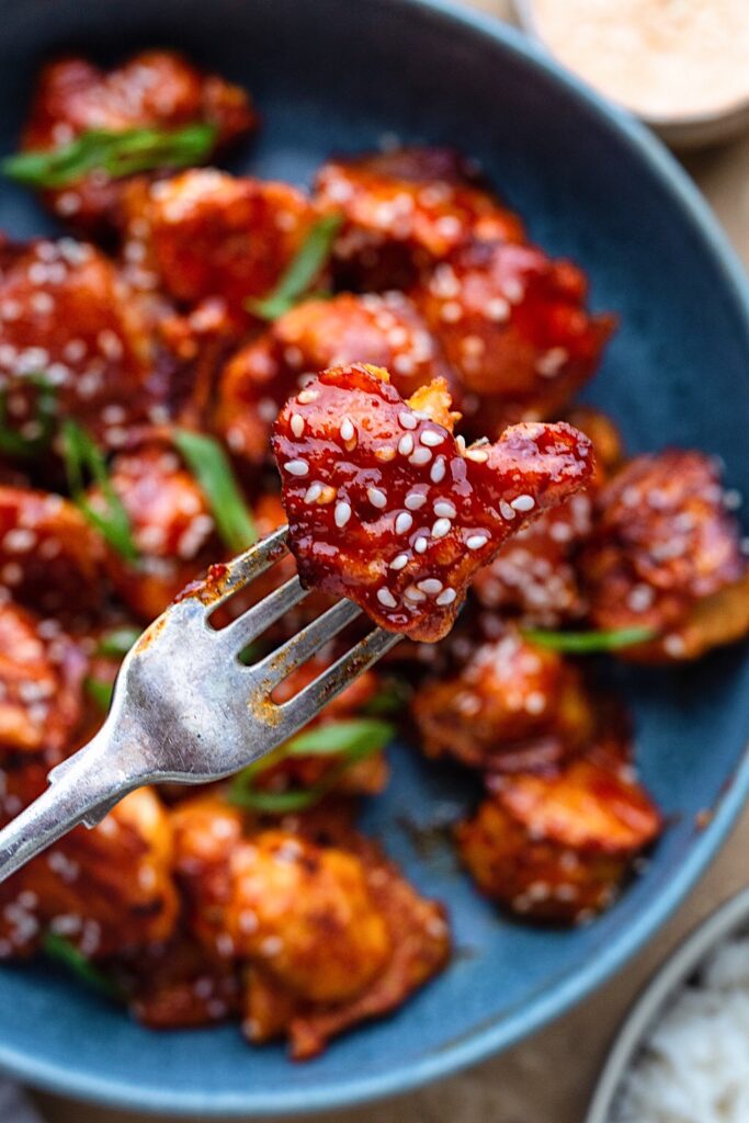 Vegan Spicy Gochujang Cauliflower Wings #cauliflower #wings #vegan #dairyfree #koreanfood