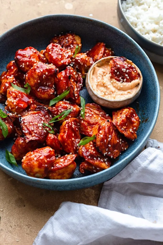 Vegan Gochujang Cauliflower Wings with Gochujang Mayo #gochujang #cauliflower #wings #korean #recipe #dairyfree