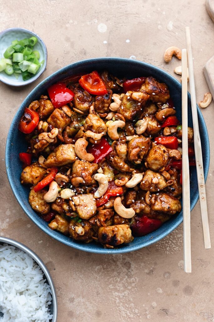 Vegan Chinese Cashew Tofu #cashew #tofu #stirfry #chinese #dairyfree #meatlessmeals #dinner 