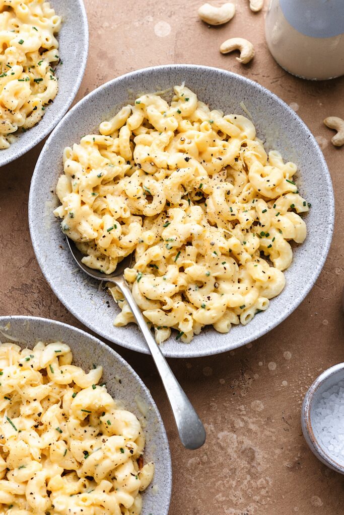 Easy Vegan Mac and Cheese #vegan #macncheese #macaronu #pasta #dairyfree #glutenfree #cheese #sauce