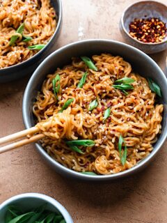 Spicy Garlic Noodles #spicy #garlic #asian #noodles #stirfry