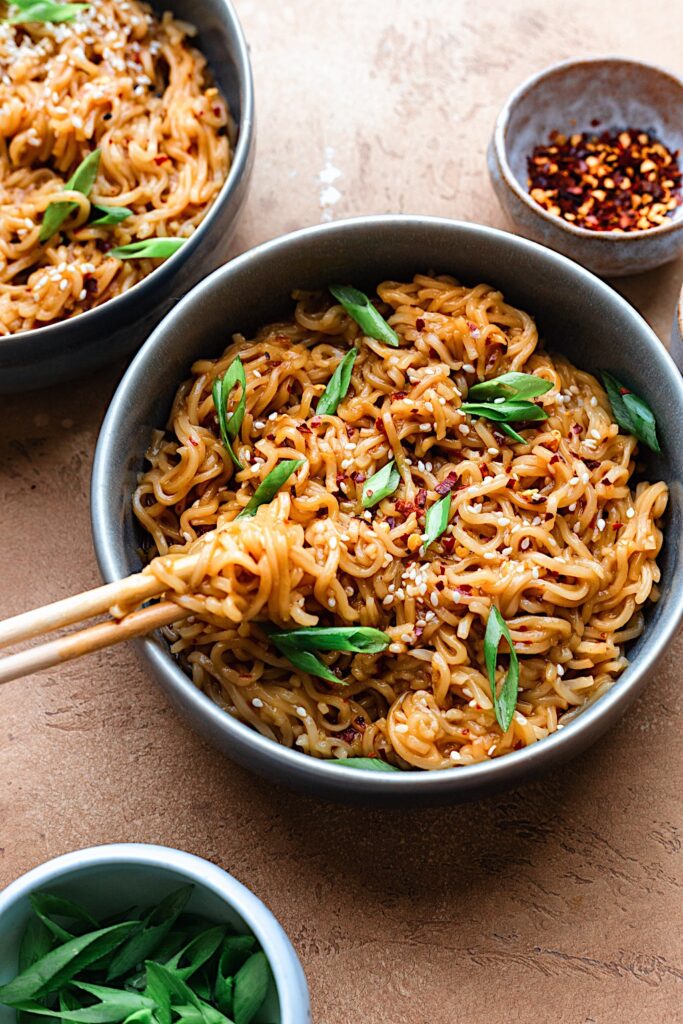 Spicy Garlic Noodles #spicy #garlic #asian #noodles #stirfry