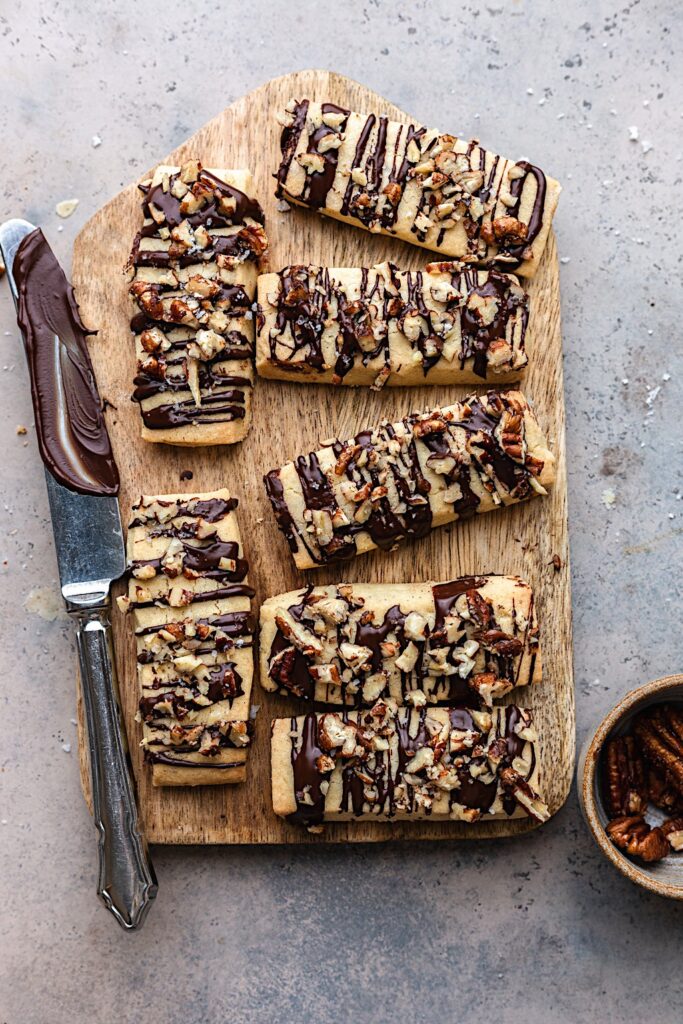 Vegan Vanilla Shortbread with Chocolate and Pecans #shortbread #vegan #dairyfree #pecan #chocolate #biscuit