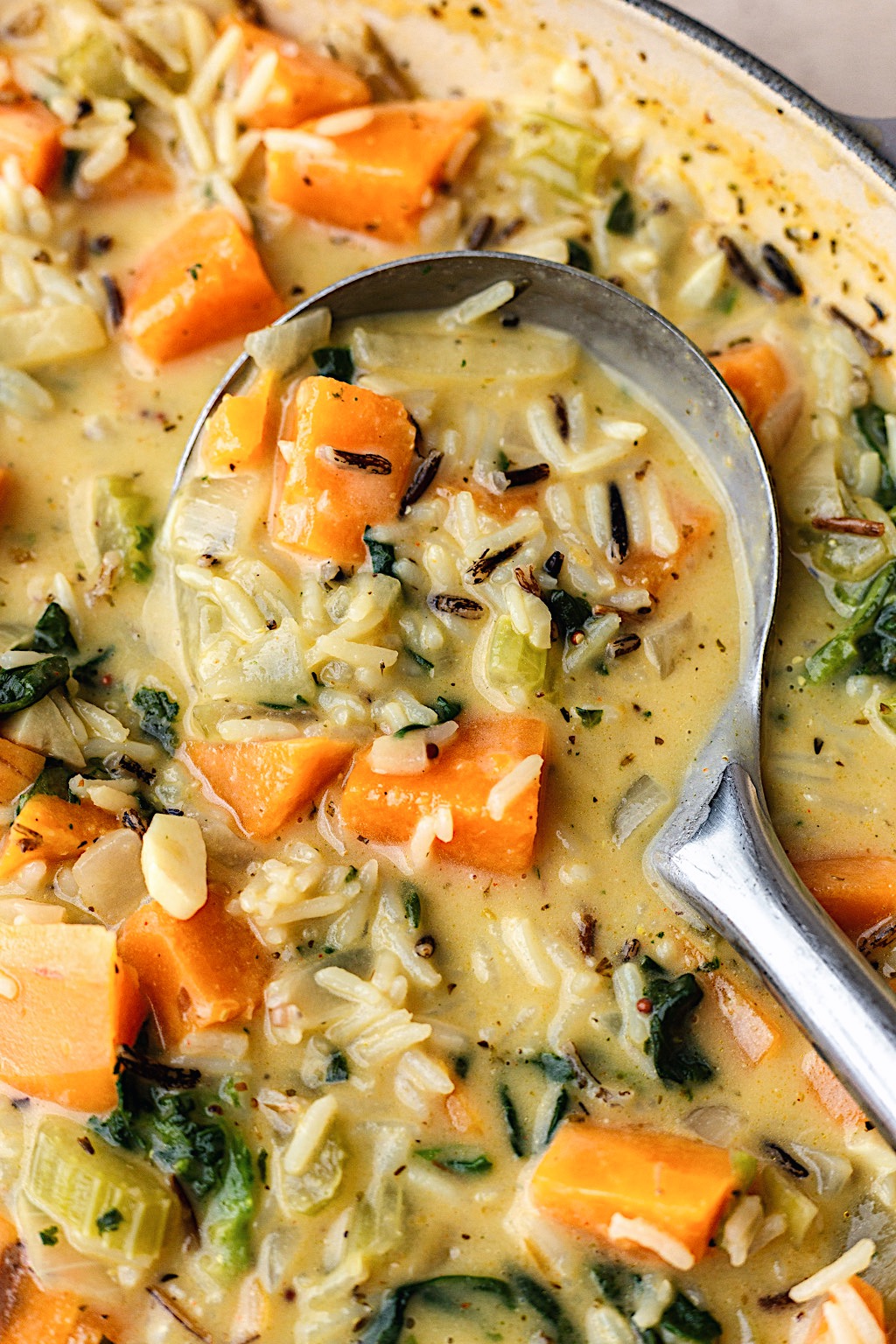 Creamy Sweet Potato and Wild Rice Soup #soup #vegan #glutenfree #wildridce #sweetpotato