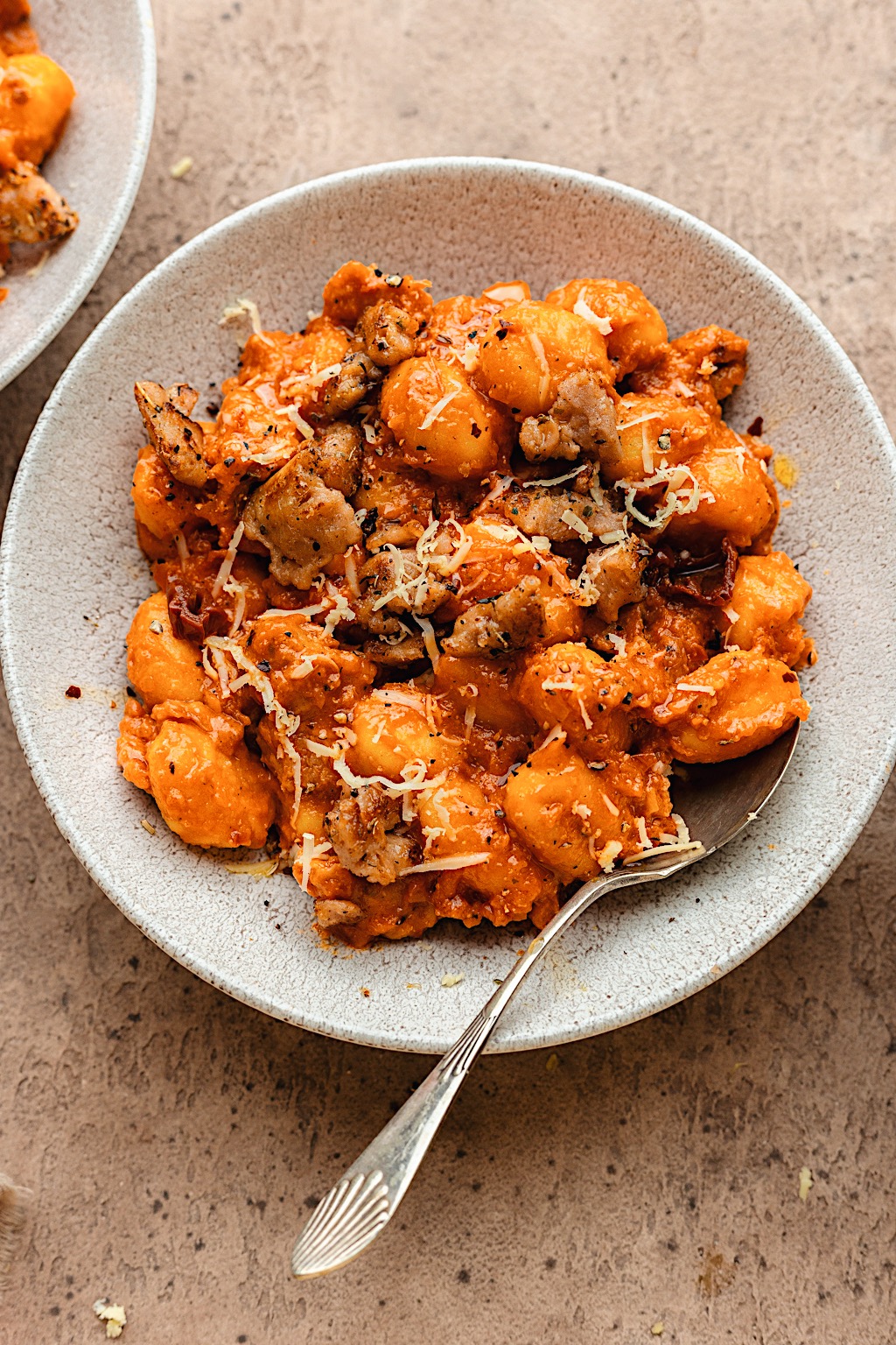 Vegan Creamy Sun Dried Tomato Sausage Gnocchi #gnocchi #pasta #tomato #sausage #vegan #dairyfree 