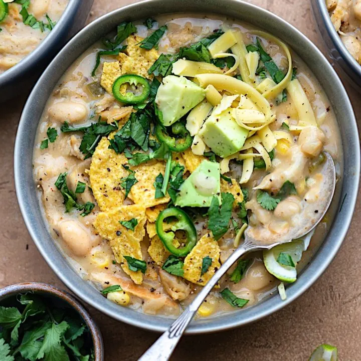 Vegan White Chicken Chili #chili #vegan #dairyfree #whitebean