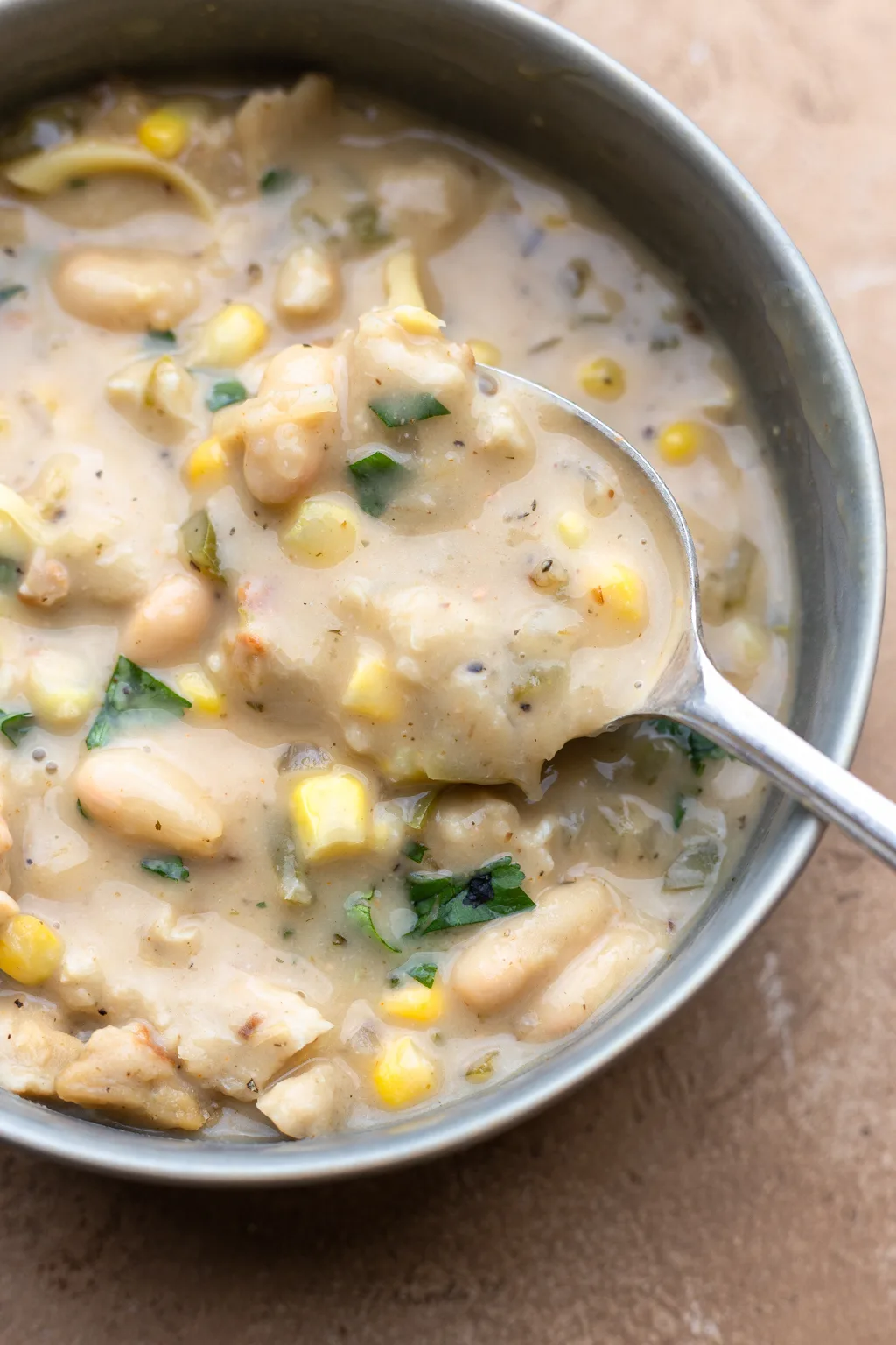 Vegan White Chicken Chili #chili #vegan #dairyfree #whitebean