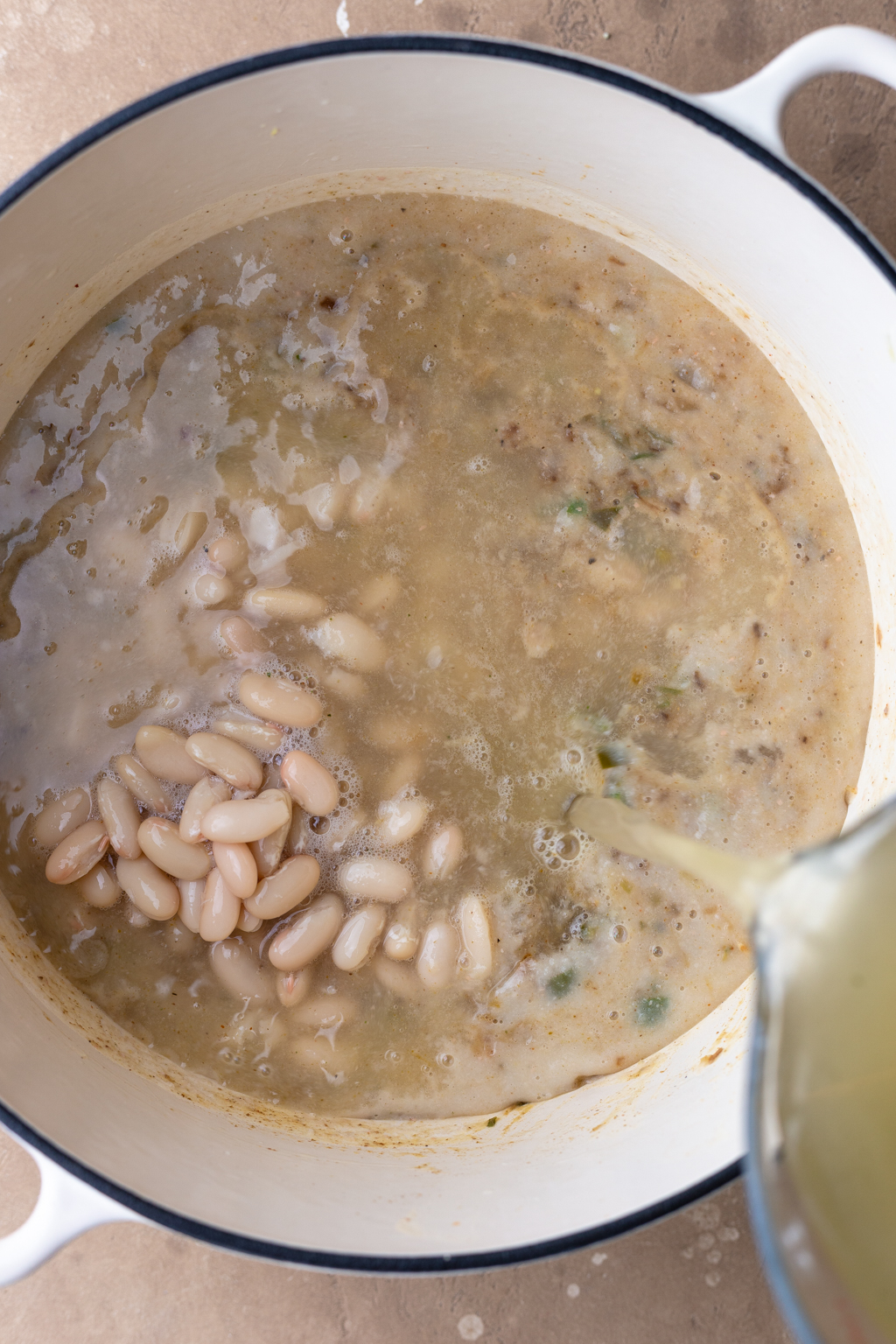 Vegan White Chili Chicken Stock Pour