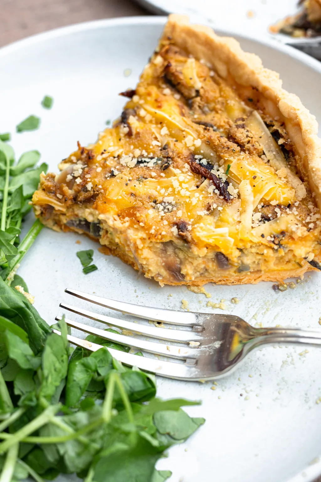 Vegan Caramelised Onion and Cheese Quiche #vegan #onion #quiche #dairyfree #vegancheese #picnic #tart